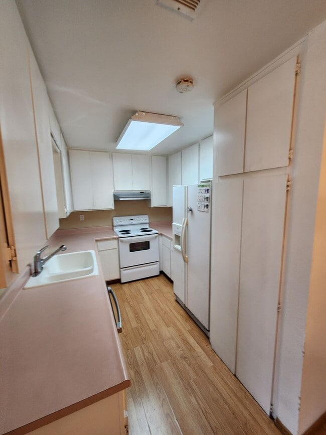 Building Photo - 3 Bed Condo in Rancho Bernardo