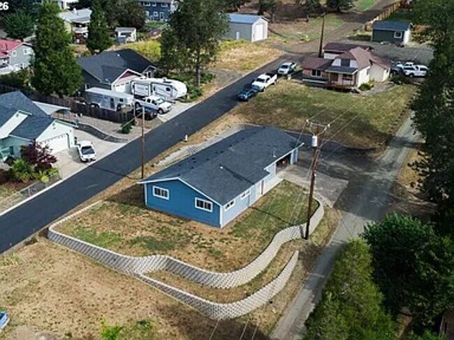 Building Photo - 535 Oak Terrace