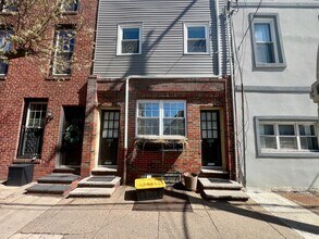 Building Photo - Gorgeous 1-Bedroom Bi-Level Apartment in Passyunk Square! Available NOW!