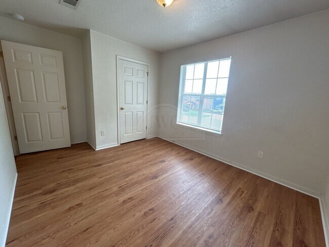 Building Photo - 1407 Dugger Cir