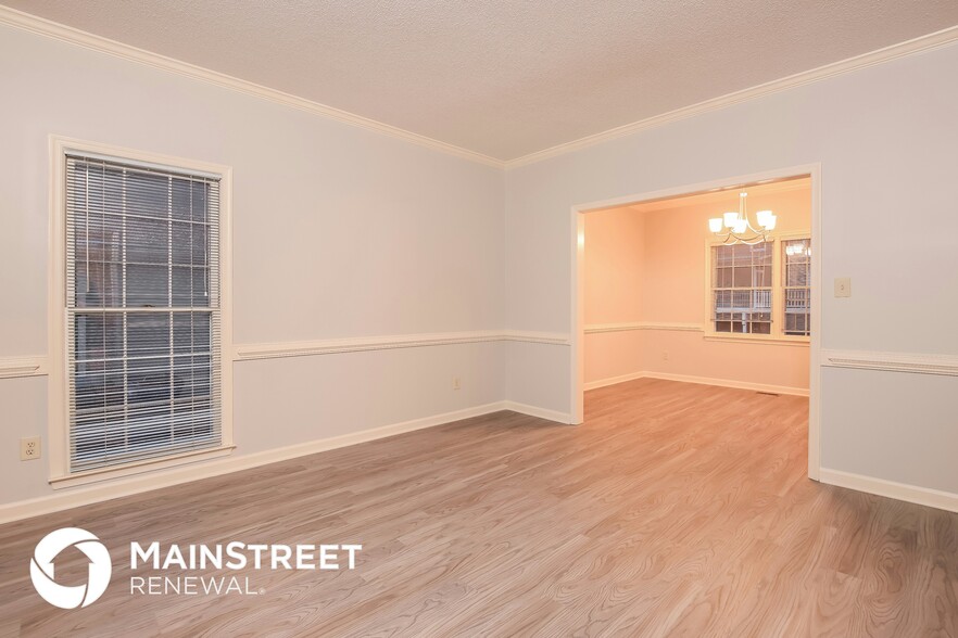 Building Photo - 2912 Hiking Trail