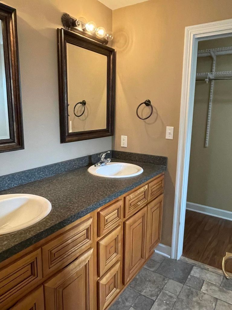 Master Bath 2 - 3309 Godfrey St