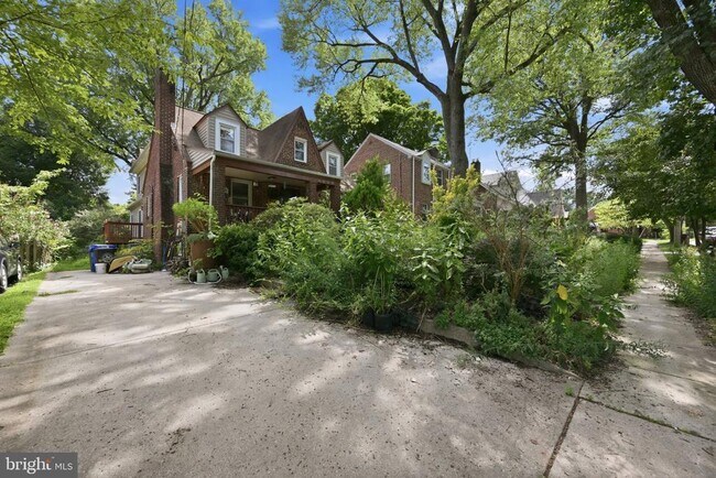 Building Photo - 4009 Tennyson Rd