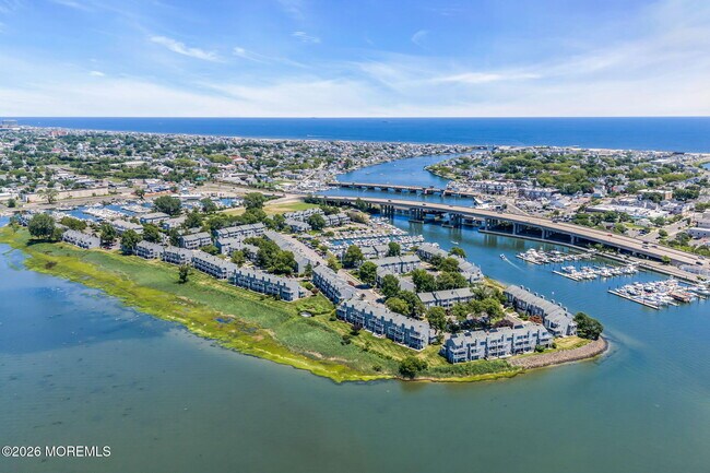 Building Photo - 110 Sea spray Ln