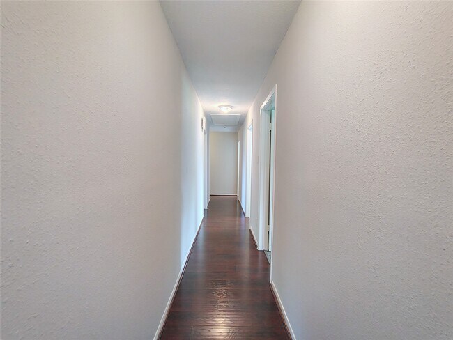 Building Photo - 2546 Long Reach Dr