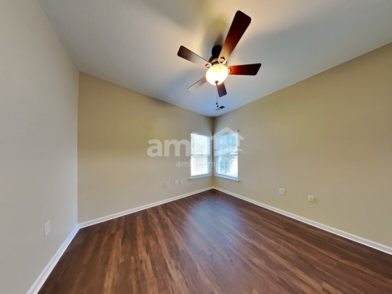 Building Photo - 133 Milroy Ln