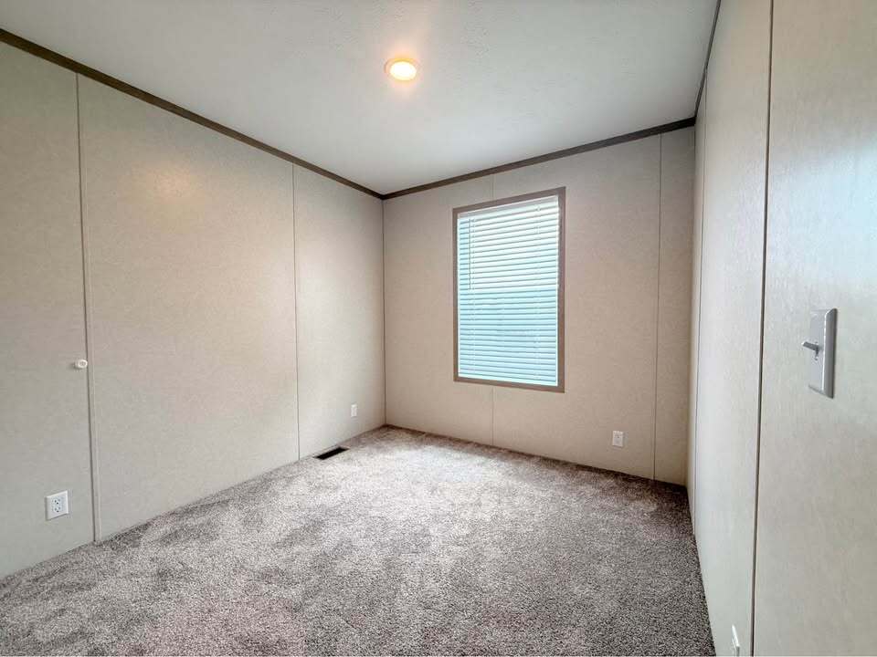 Building Photo - 52758 S Yorktown Ct