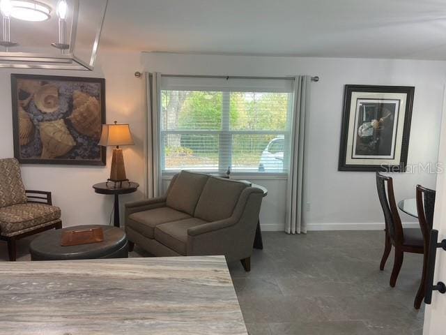 Building Photo - 1009 Sumner Blvd