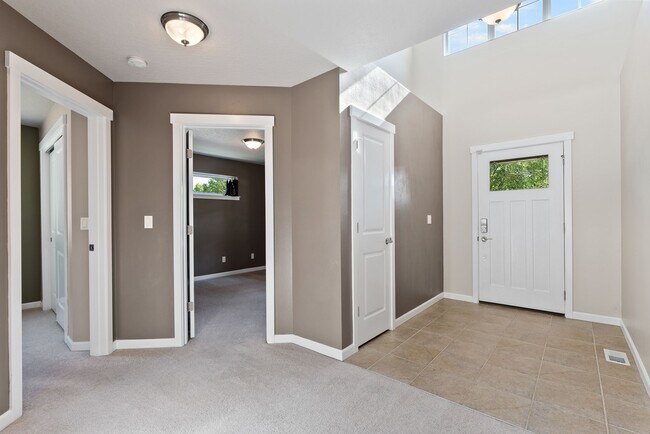 Building Photo - 1790 N Winchester St