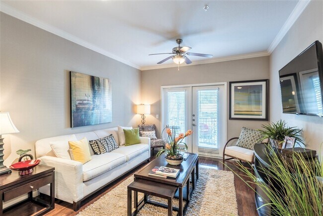 Building Photo - Exclusive Offer: One Month Complimentary Rent!