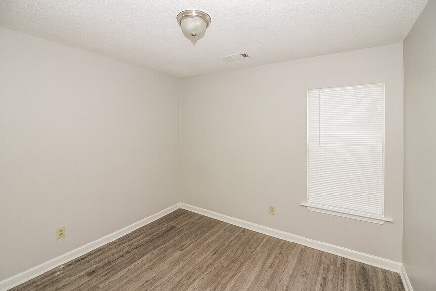 Building Photo - 7899 Brady Creek Cove