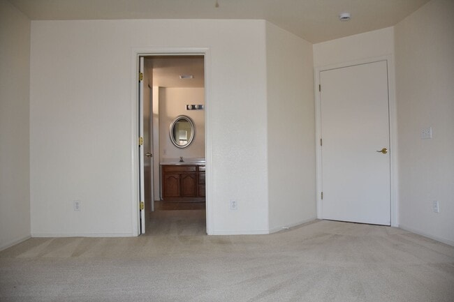 Building Photo - Great House Located in Winterhaven