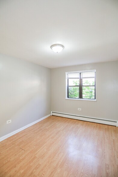 Building Photo - 1632 W Pratt Blvd