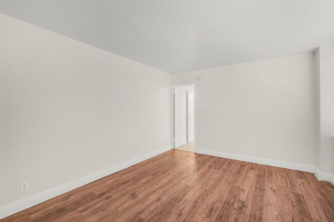 Building Photo - 7520 Hornwood Dr
