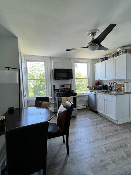 Building Photo - 26 Elizabeth St