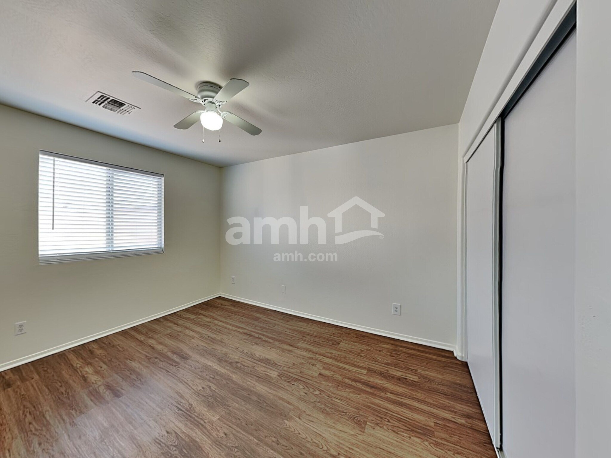 Building Photo - 5211 W Warner St