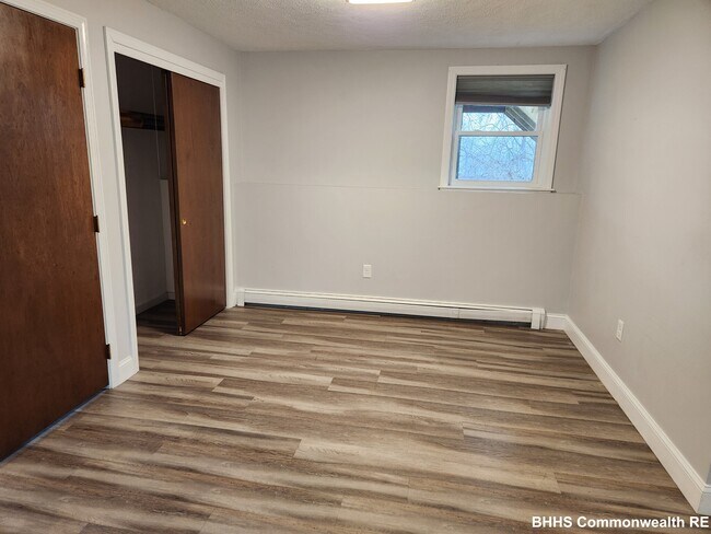 Building Photo - 27 Richardson Cir
