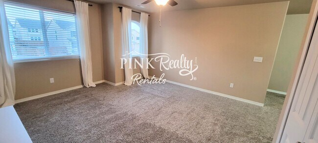 Building Photo - 9527 Desert Lily Cir