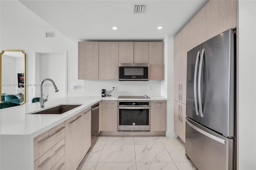 Building Photo - 2000 Metropica Way