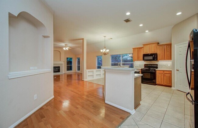 Building Photo - 14403 Red Tailed Hawk Ln