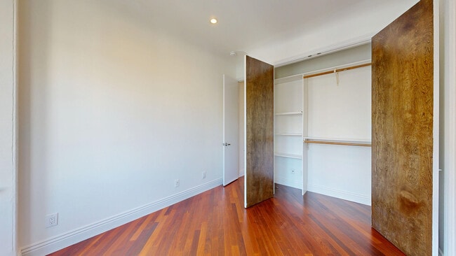 Building Photo - 1048 Pacific Ave