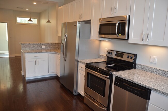 Building Photo - 6 Admirals Wy