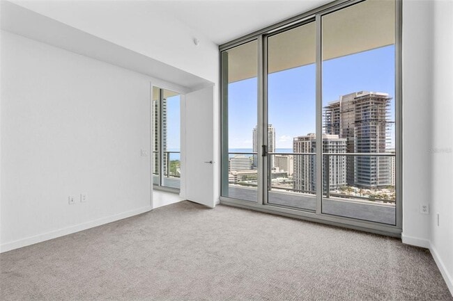 Building Photo - 400 Central Ave