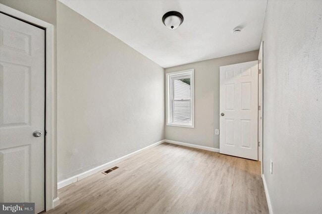 Building Photo - 1703 N Lambert St