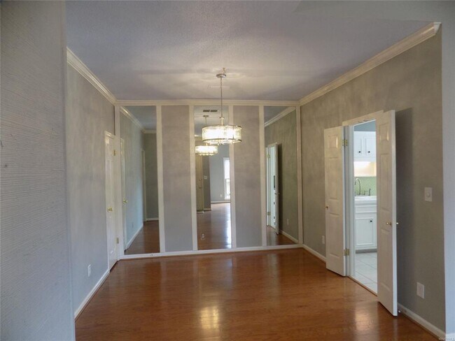 Building Photo - 4602 Cherry Tree Terrace