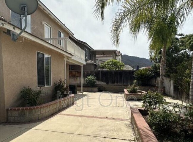 Building Photo - 1067 Regina Way