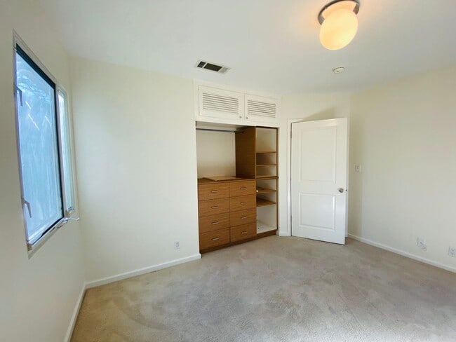 Building Photo - Sitting Proudly on a Vibrant Mar Vista Street, this 3-Bedroom 2-Bathroom Demands Your Attention