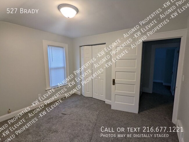 Building Photo - 527 Brady-