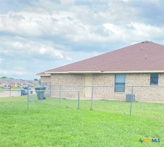 Building Photo - 3605 Westwood Dr