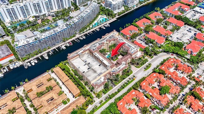 Building Photo - 3001 NE 185th St