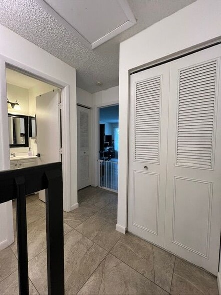 Building Photo - 3701 Savoy Ln