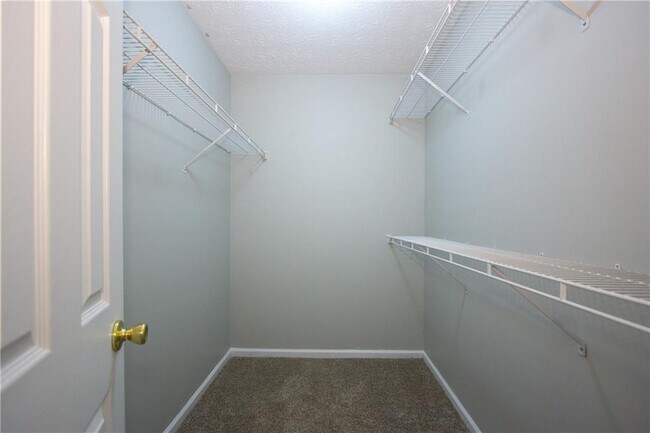 Building Photo - 350 Windermere Dr