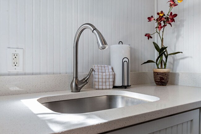 Building Photo - 23 Old Mission Ave