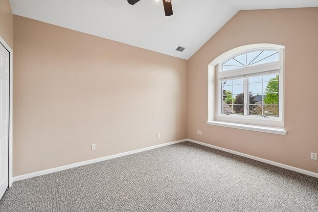 Building Photo - 1819 Brookview Dr