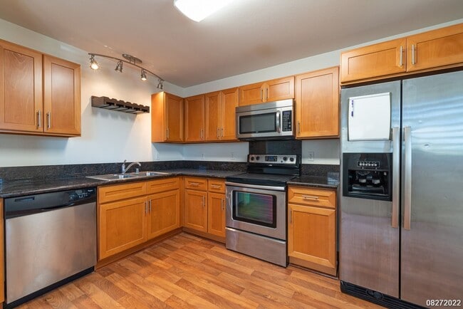 Building Photo - 1BR 1 BA with 2 ASSIGNED PARKING STALLS & ...