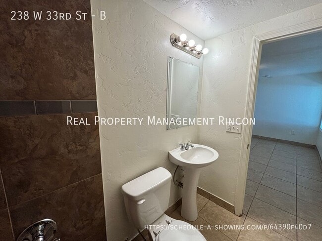 Building Photo - 238 W 33rd St