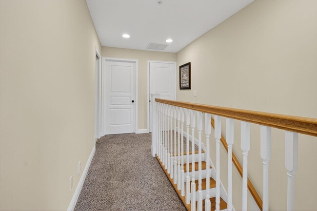 Building Photo - 1054 E Heritage Club Cir