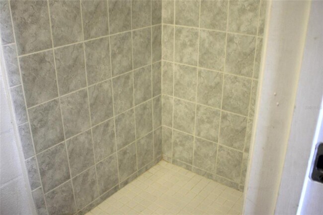Building Photo - 10241 Regency Park Blvd