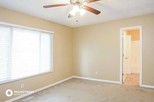 Building Photo - 5517 Snowberry Ct, Indianapolis, IN 46221