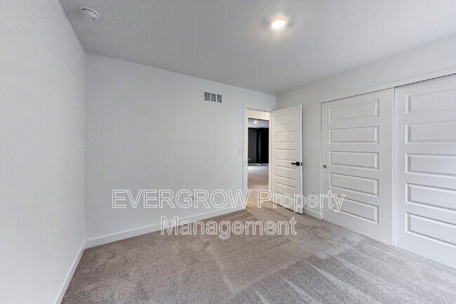 Building Photo - 4543 Nokes Pl