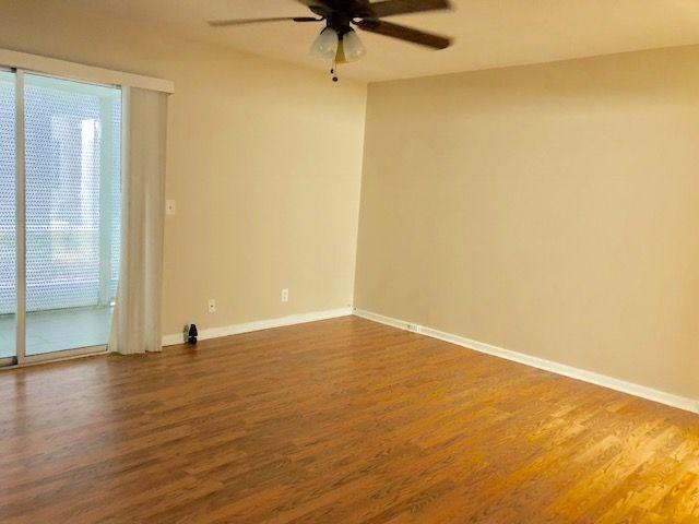 Building Photo - 1067 Cornwall D