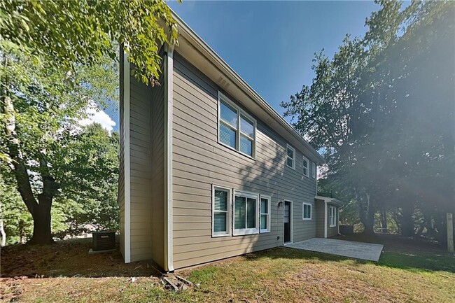 Building Photo - 2742 Bentwood Dr
