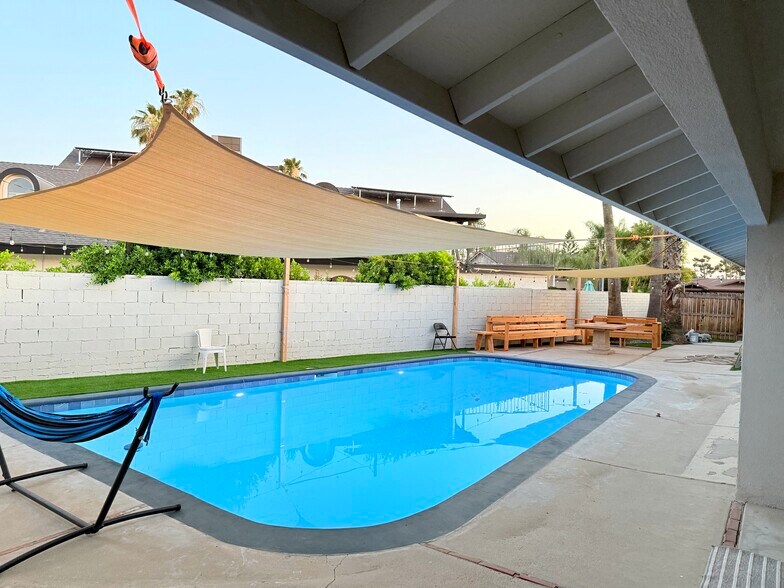 Building Photo - 2401 Rio Vista Dr