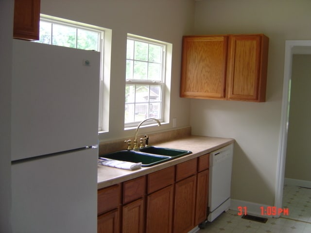 Building Photo - Great 3 Bedroom home near UNCG!