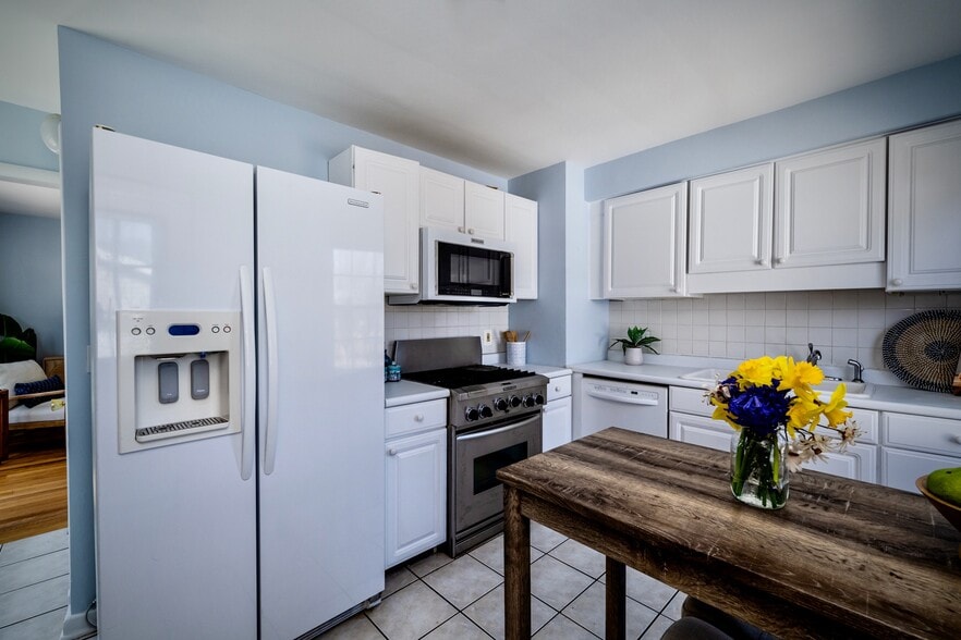 Building Photo - 511 Donna Dr