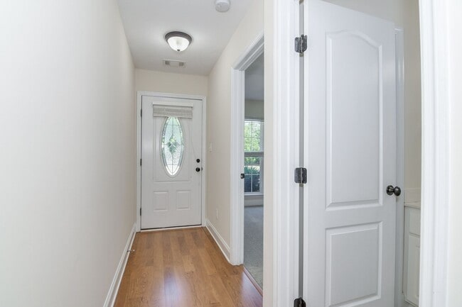 Building Photo - 2 Bed 2 Bath Townhouse Minutes from Ft Gordon